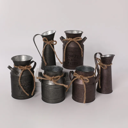 Vintage American Style Wrought Iron Pitcher Planter - Creative Vase for Floral Arrangements & Dry Flowers, Rustic Garden Decor