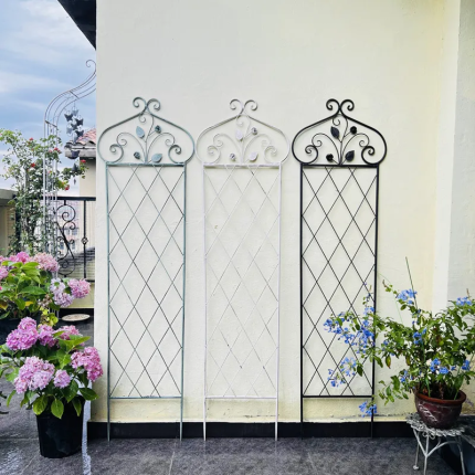 American Country Retro Iron Plant Trellis - Simple Climbing Frame for Balcony, Patio, and Garden